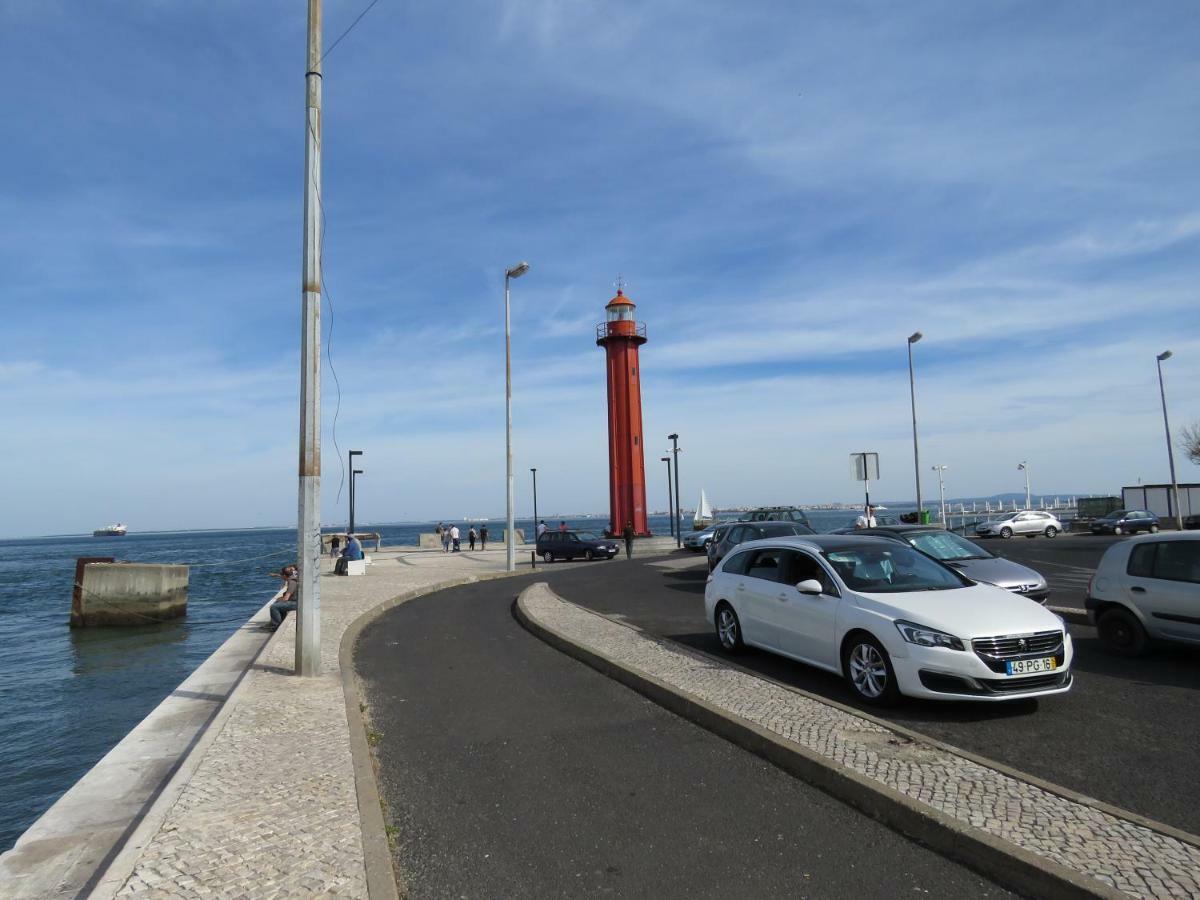 Tejo House River Lisbon Almada Exterior photo
